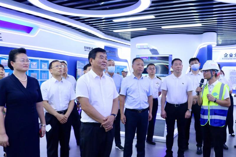 2022年9月，時(shí)任民革中央專職副主席，湖南省副省長(zhǎng)何報(bào)翔到岳陽自貿(mào)片區(qū)EOD項(xiàng)目調(diào)研指導(dǎo)工作